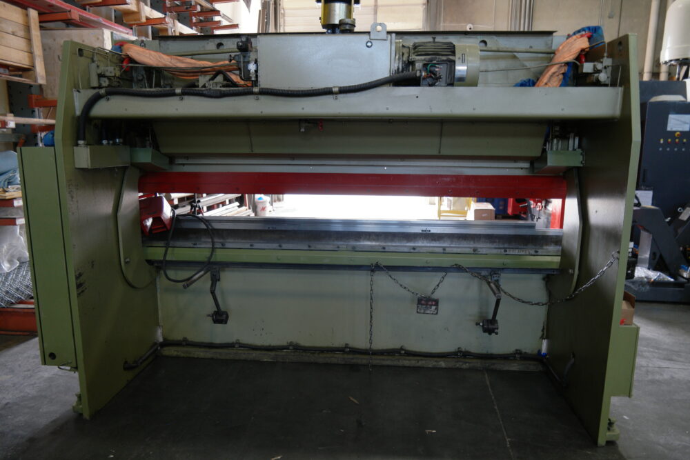 Komatsu Press Brake SAM 0023